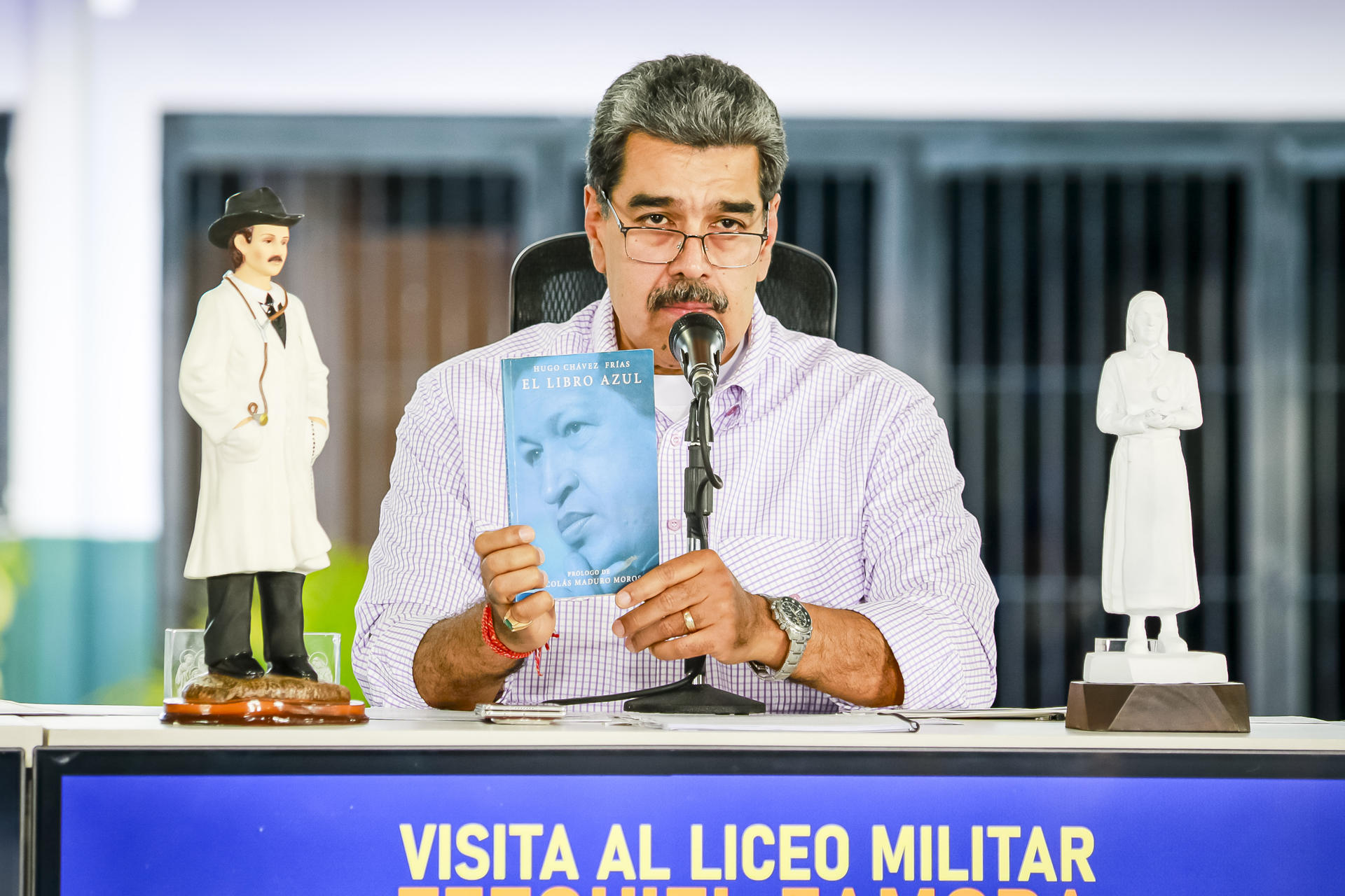 Maduro presumió supuesta figura del primer santo venezolano bendecida por el papa León XIV