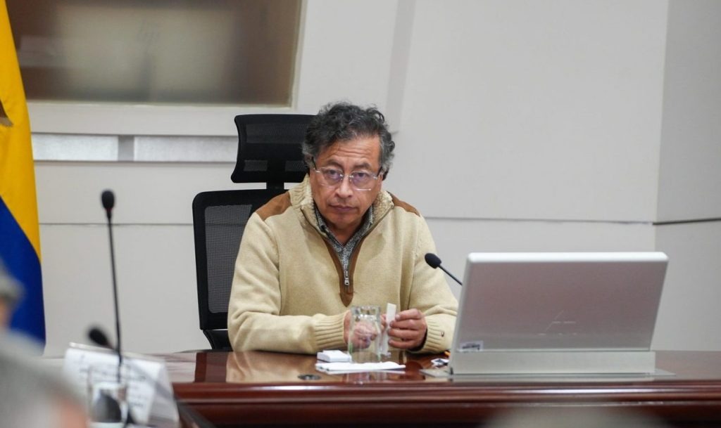 EEUU le envió advertencia a Petro tras acusación "infundada" por narcolancha bombardeada en el Caribe