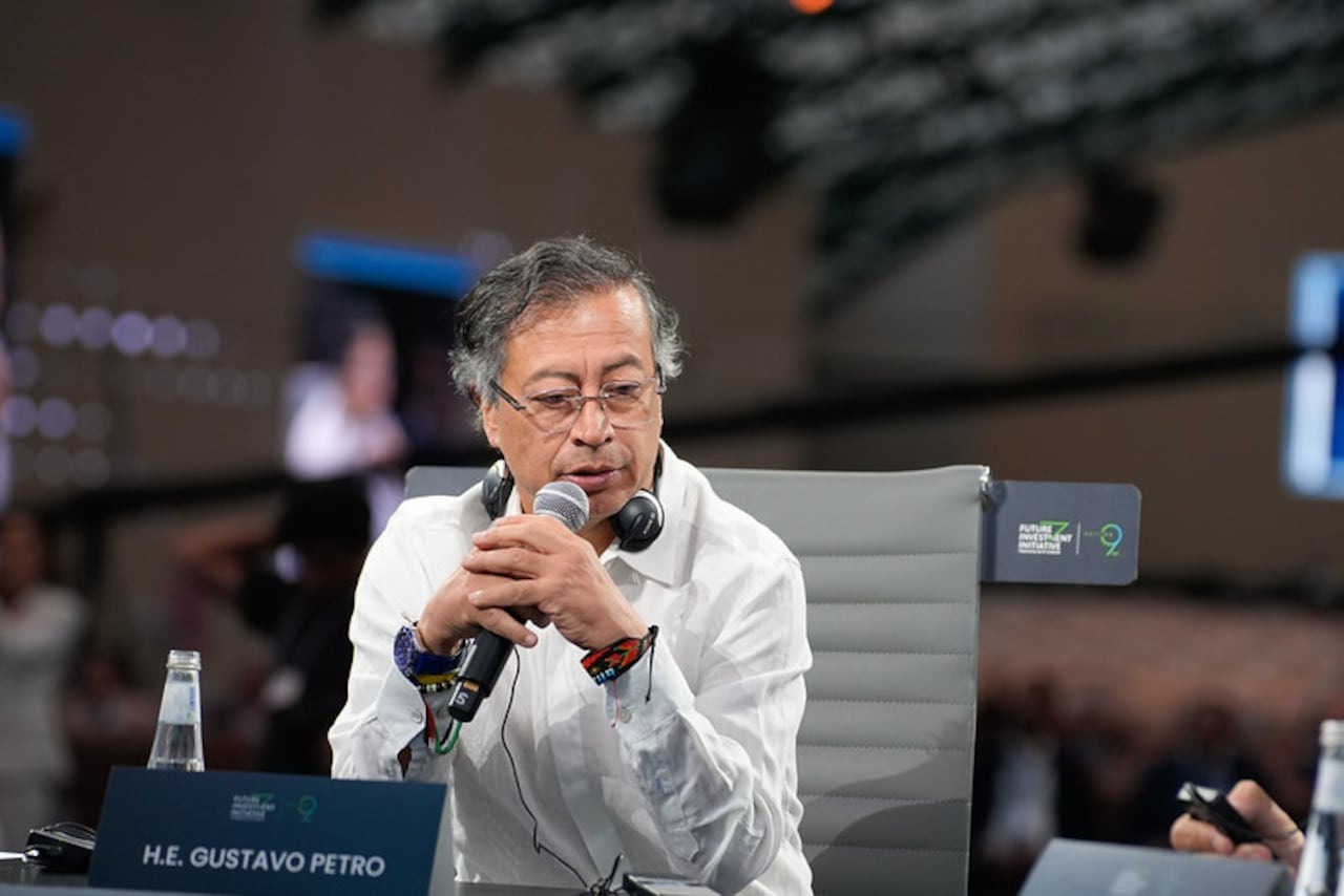 Petro arremetió contra presidentes latinos por no intentar frenar acciones de EEUU en el Caribe (VIDEO)