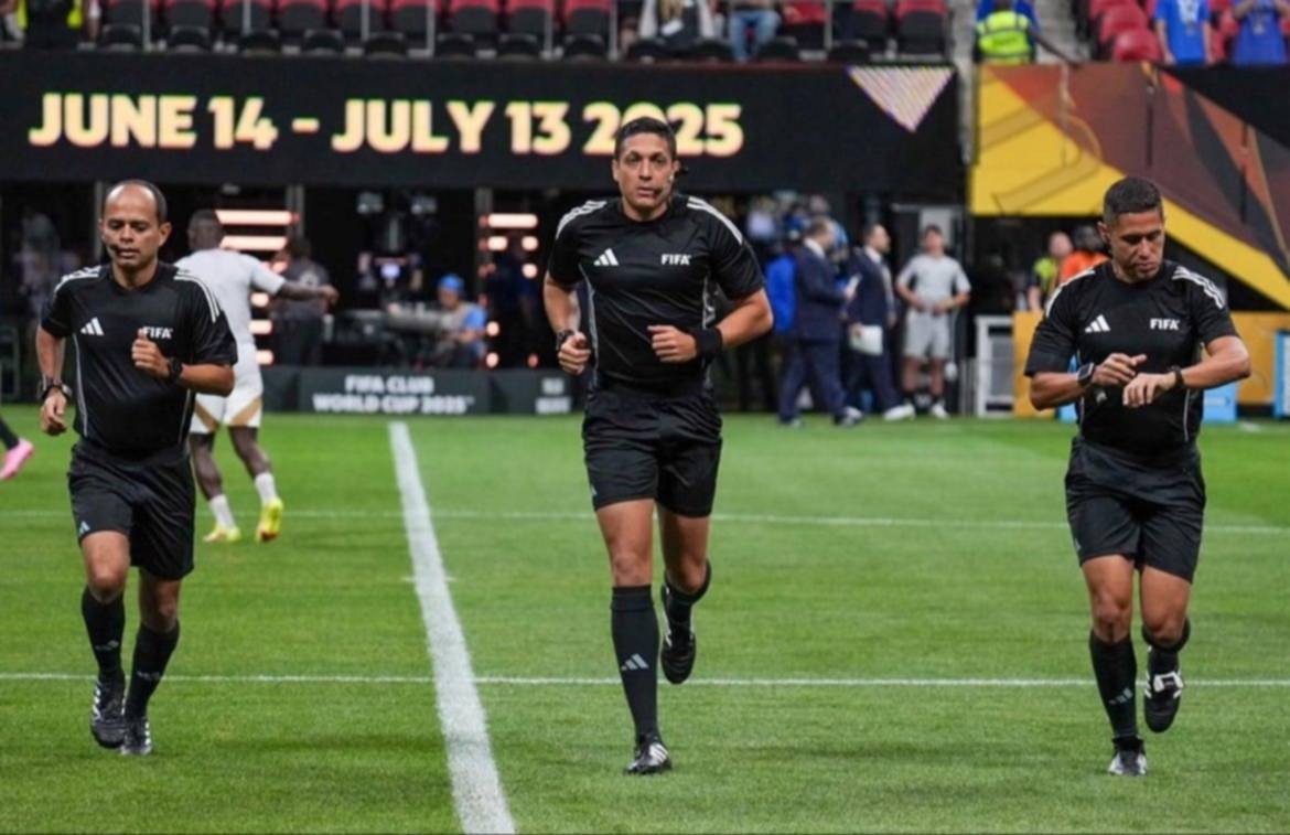 Orgullo venezolano: Jesús Valenzuela figura entre los 25 mejores árbitros del mundo