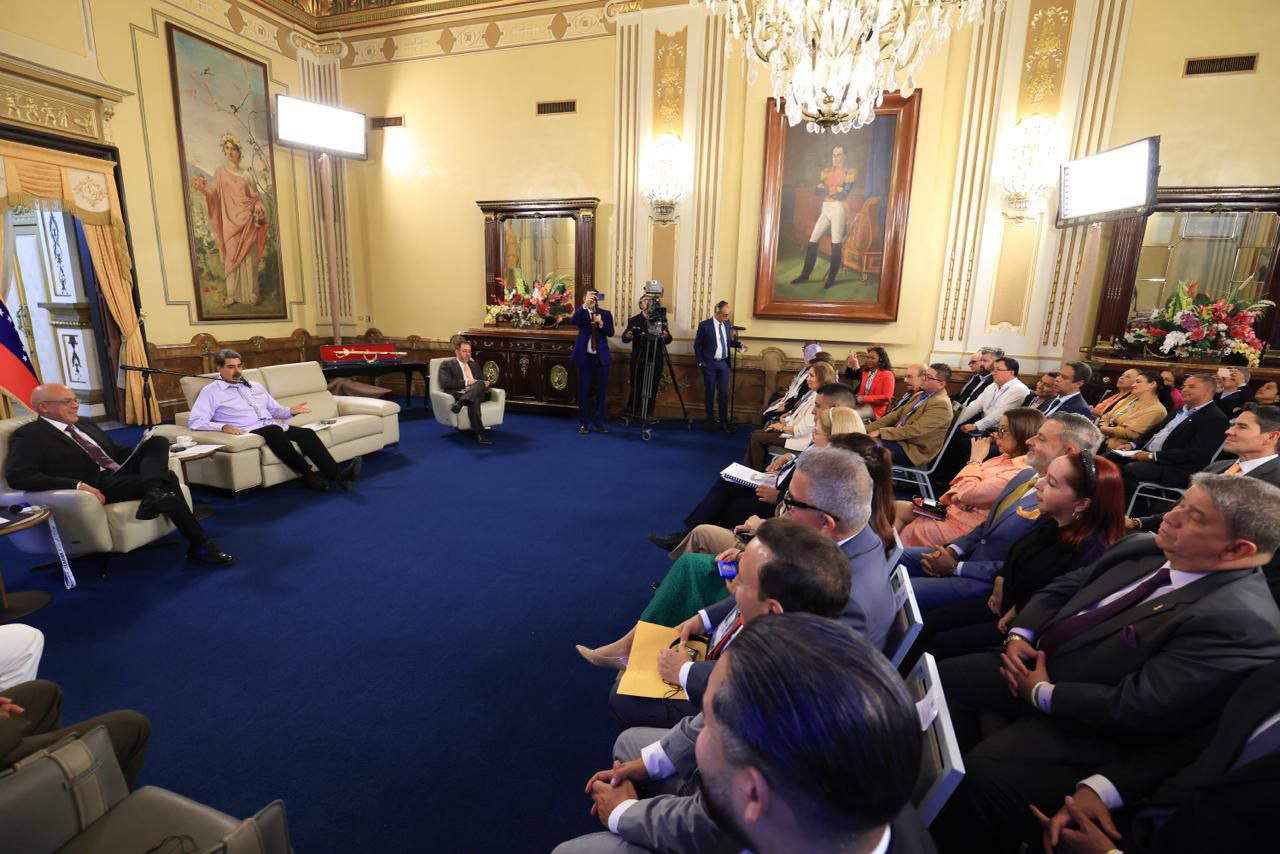 Maduro Warns of US Military Threat, Denounces Campaign Against Venezuela’s Sovereignty