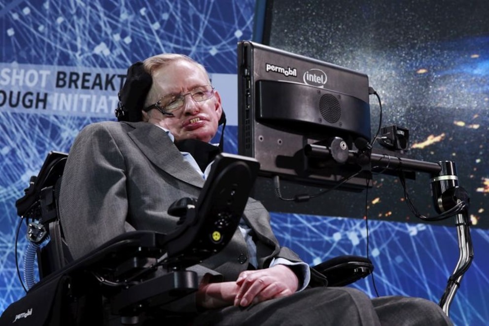 La contundente advertencia de Stephen Hawking antes de morir sobre el fin de la humanidad por culpa de la IA