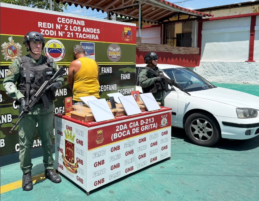 Lo bajaron de la nube: GNG detuvo en Táchira a hombre que trasladaba antenas Starlink en su carro (FOTOS)