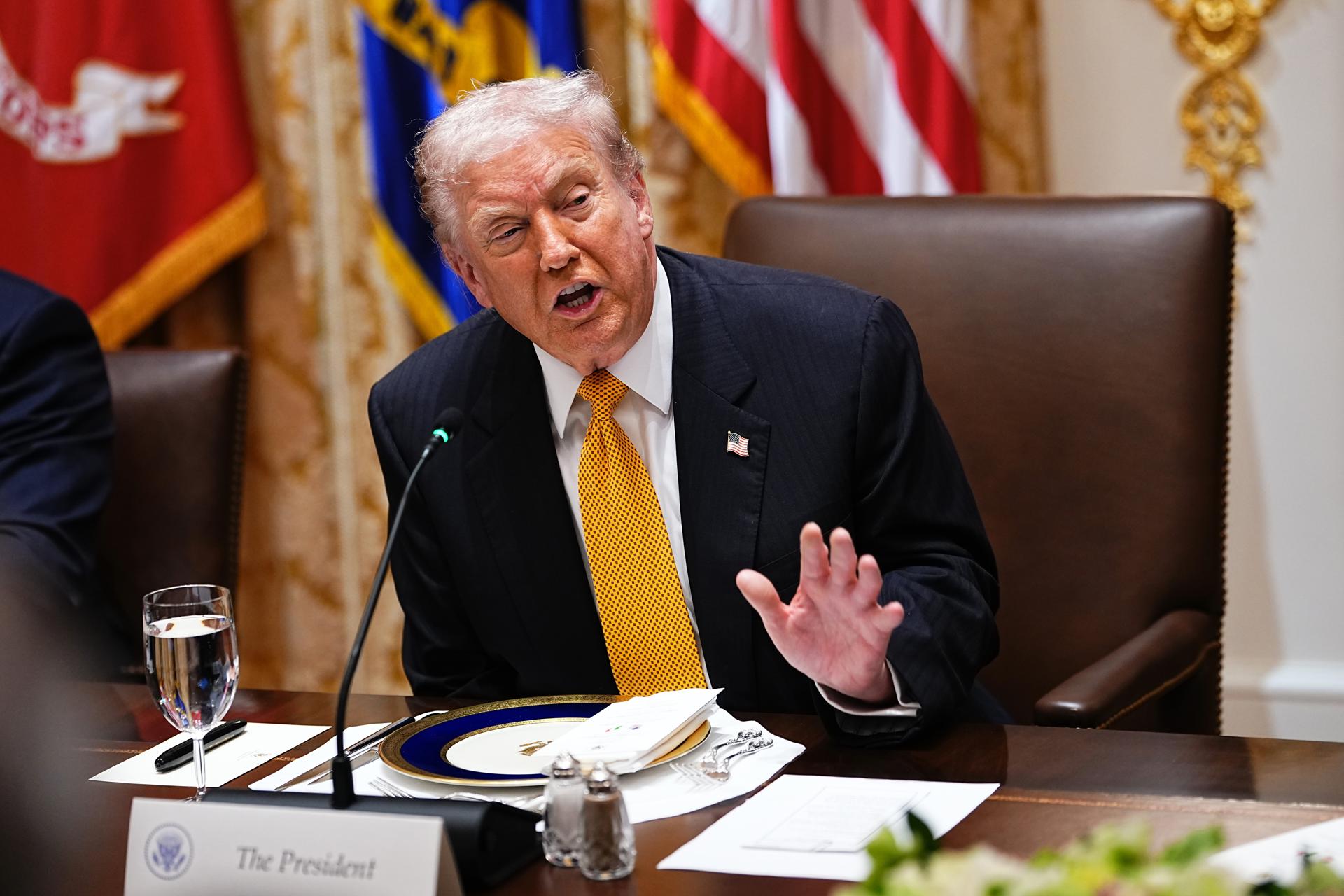 Trump prometió que todos los estadounidenses recibirán un cuantioso bono por los aranceles