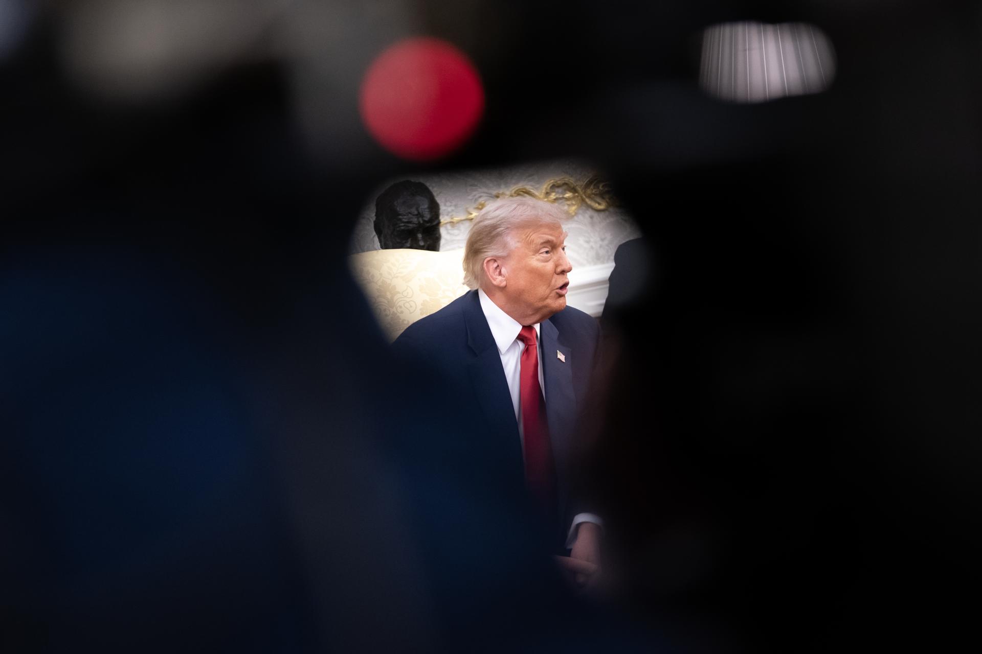 Reportero de Bloomberg negó que hayan iniciado las conversaciones entre Trump y Maduro