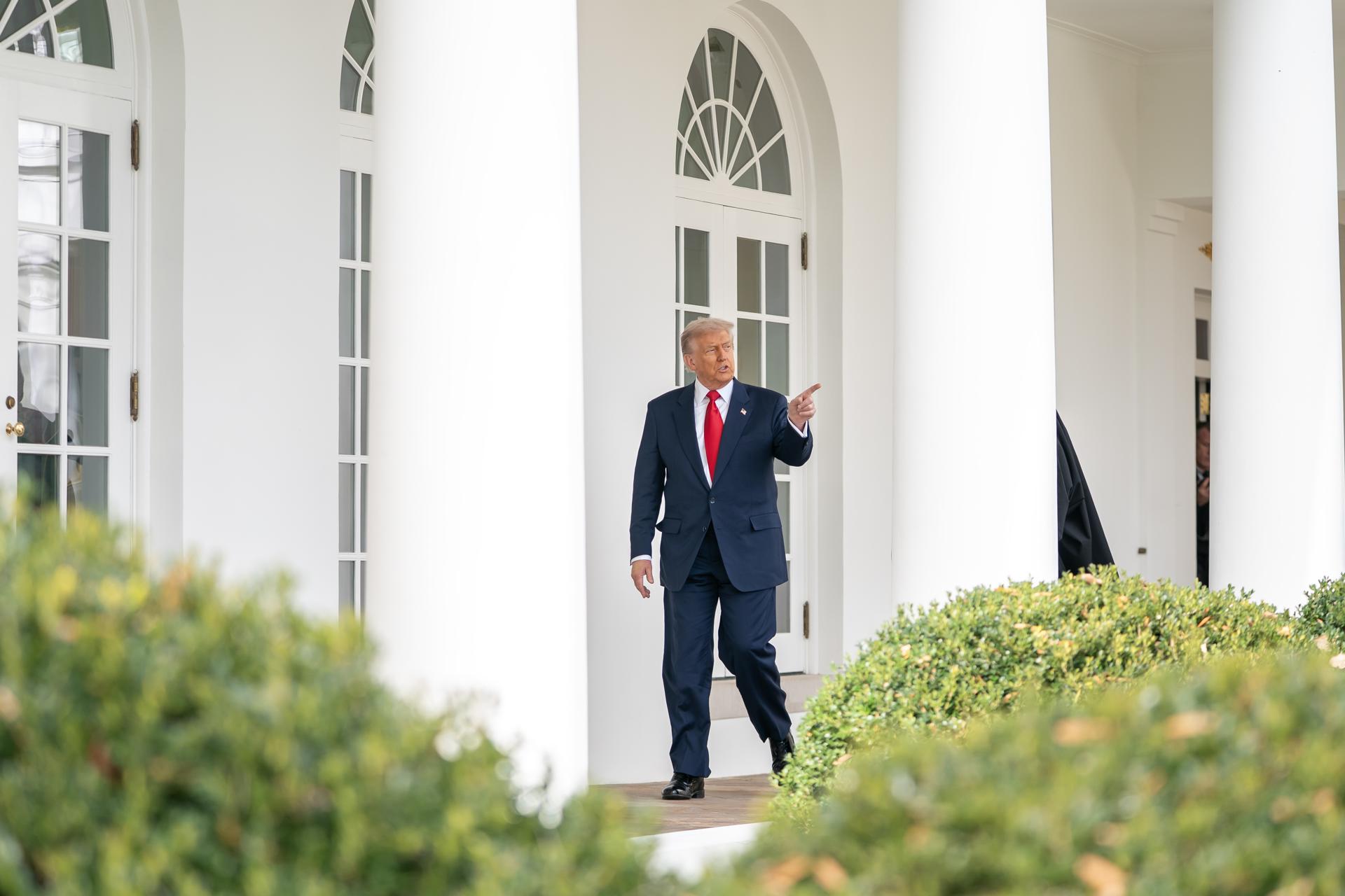 Más de un tercio de los votantes latinos de Trump se arrepienten, según encuesta