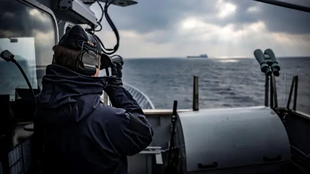 Rusia utiliza flota fantasma para evadir sanciones y mantener su industria petrolera a flote