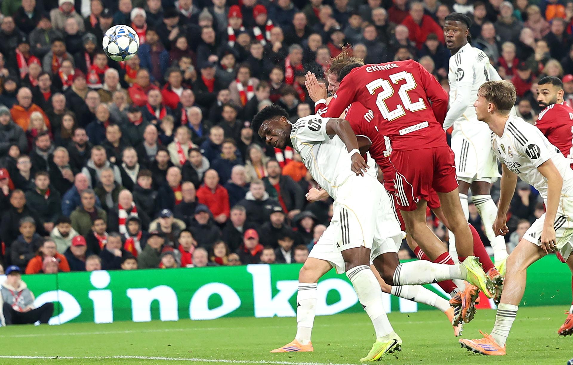 Liverpool resucitó al vencer a un frágil Real Madrid en Anfield