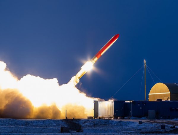 Así es Minuteman III, el misil balístico intercontinental que probó el Departamento de Guerra de EEUU