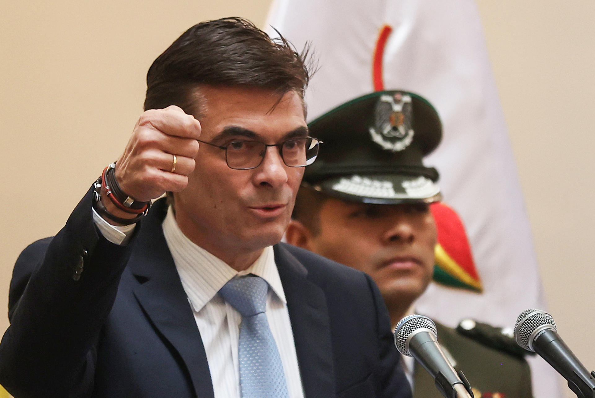 Rodrigo Paz se solidarizó por delicado estado de salud de la esposa del vicepresidente de Bolivia