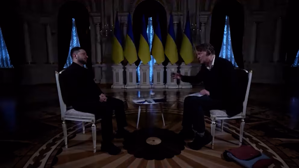 En VIDEO: el momento en el que una entrevista a Zelenski en Ucrania es interrumpida por un apagón