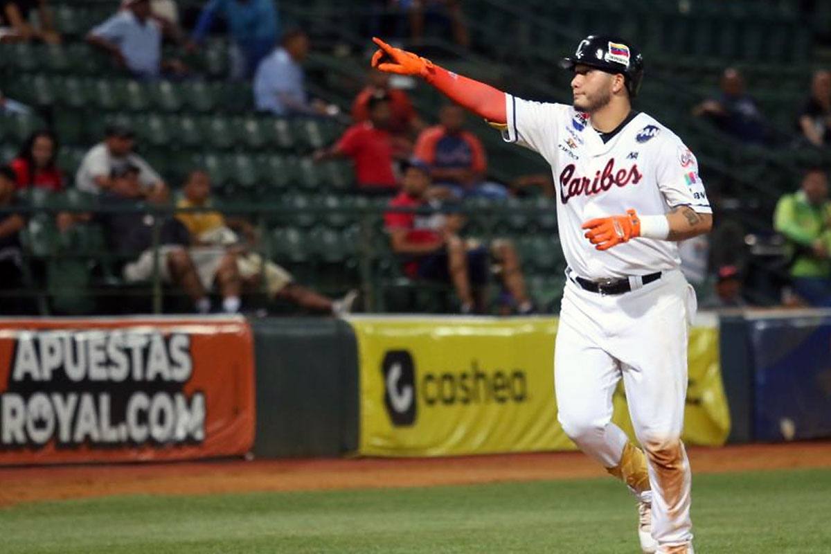 Cuadrangulares guiaron a Caribes a una victoria ante Bravos