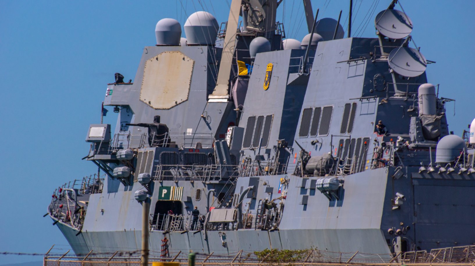 Destructor de EEUU interceptó a tanquero ruso sancionado que se dirigía a Venezuela