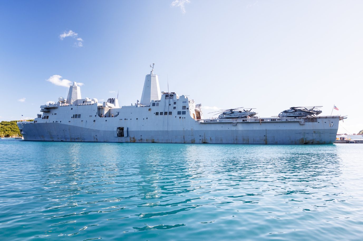 El buque anfibio USS San Antonio recibió reabastecimiento en Islas Vírgenes