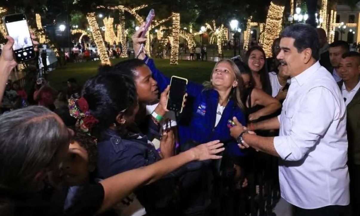 VIDEO: el despliegue militar de EEUU empañó el estreno de la serie de Maduro