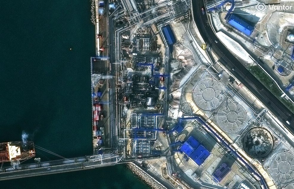 Ucrania golpeó un buque de desembarco ruso y una lanzadera antiaérea S-400