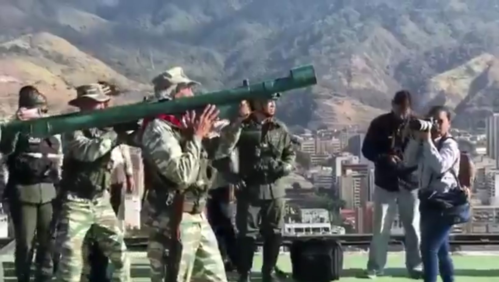 VIDEO: chavismo practica con misiles portátiles con la esperanza de disuadir a los F-35 en el Caribe