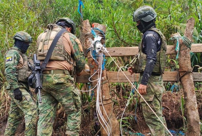 Ejército de Ecuador ha destruido más de 20 campamentos de minería ilegal en intensos operativos