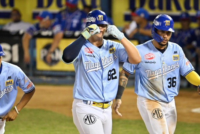 Navegantes derrotaron a Tiburones y alargan racha de victorias