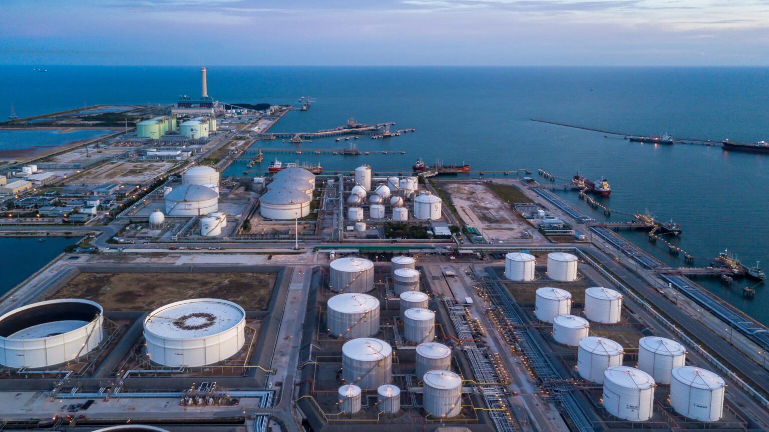 Gobierno de Curazao expresó su preocupación por retrasos en la reactivación de su refinería