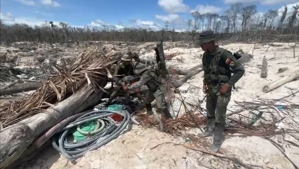 Fanb se atribuye la destrucción de materiales y equipos utilizados para la minería ilegal en Amazonas (FOTOS)
