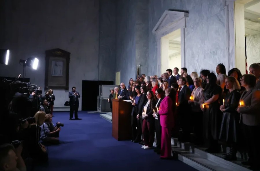 Una humillación en Washington deja a Trump más expuesto políticamente que nunca en el caso Epstein