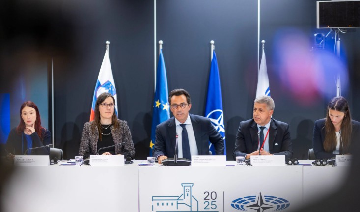 Unos 60 diputados europeos alertan del riesgo de intervención militar de EEUU en Venezuela