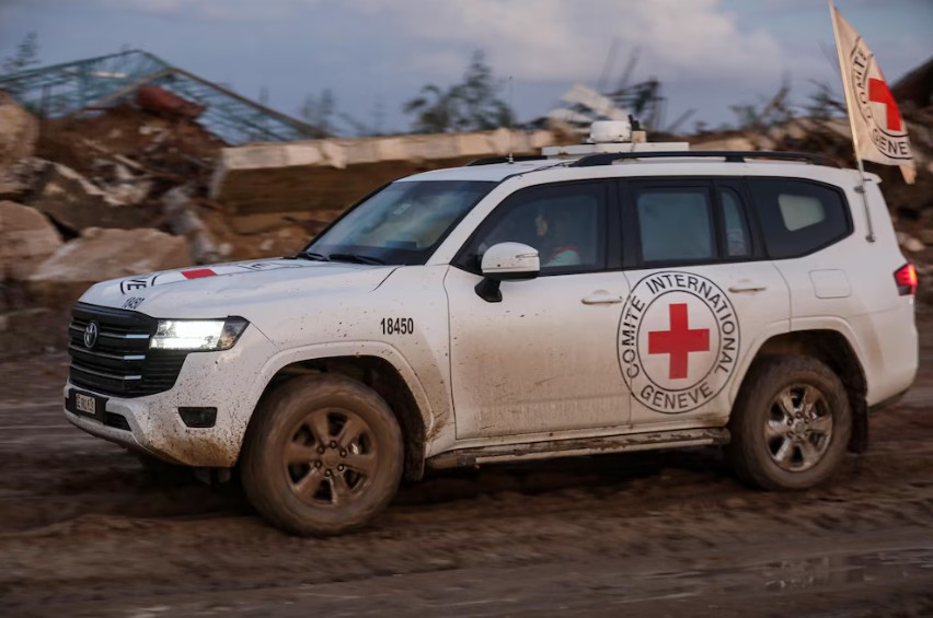 Israel informa de que Hamás ya ha entregado a la Cruz Roja el cuerpo de un supuesto rehén