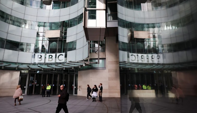 La BBC espera la respuesta de Trump tras disculparse por la edición de un discurso