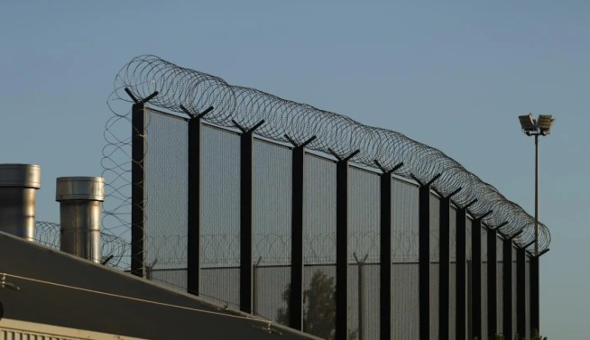 Dos presos se fugan de una cárcel de Francia serrando los barrotes