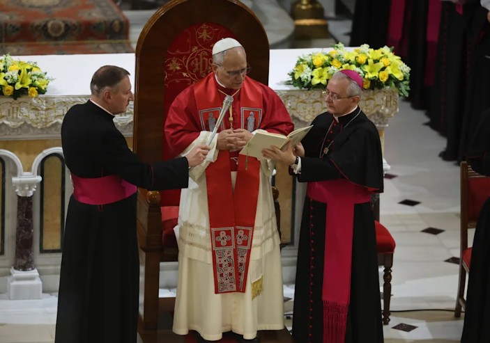 El Papa lamenta desde Estambul que se considere a Jesús un mero "personaje histórico"
