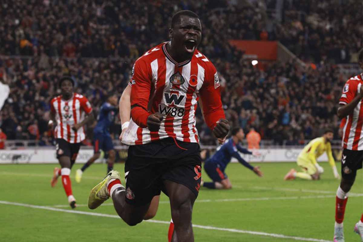 Sunderland frenó al Arsenal al sacarle un empate en el último suspiro