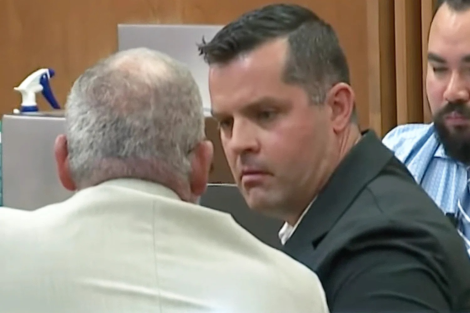 Hombre de Arizona cuya hija murió en un carro mientras él veía pornografía falleció antes de la sentencia