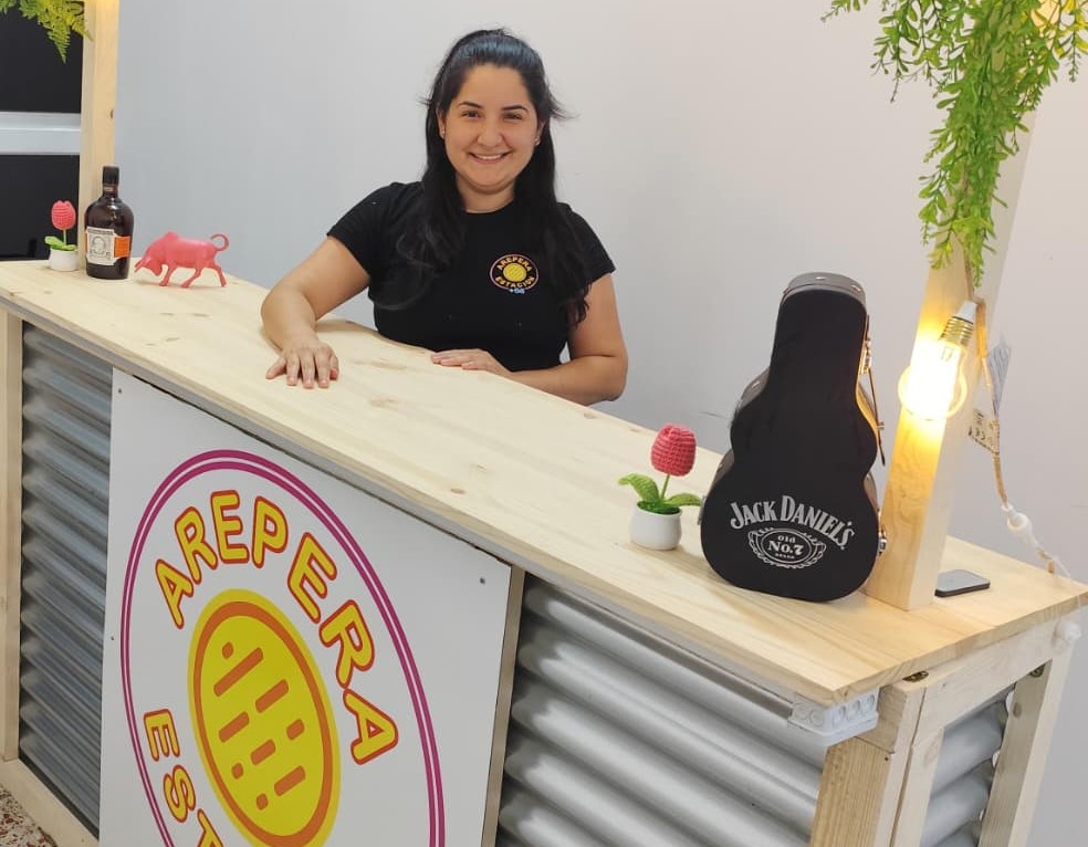 "La Trifásica", la enorme arepa de un kilo con la que una venezolana conquistó Tenerife