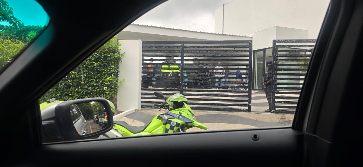 VIDEO: allanaron la vivienda de Armando Benedetti y el ministro perdió los estribos en redes