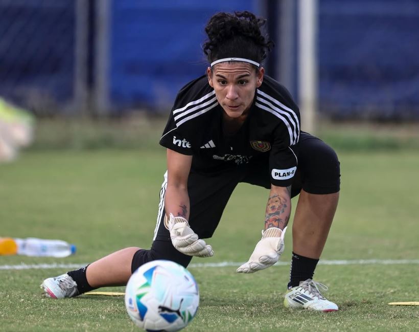 ¡Orgullo venezolano! Yessica Velásquez recibió doble nominación en los premios The Best de la Fifa