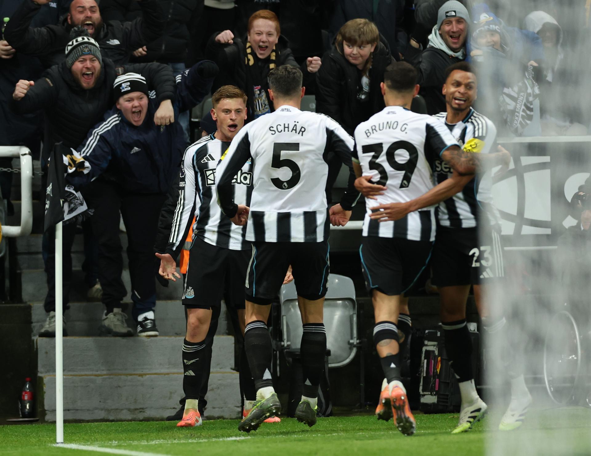 Newcastle frenó la racha del Manchester City y complicó su persecución al Arsenal
