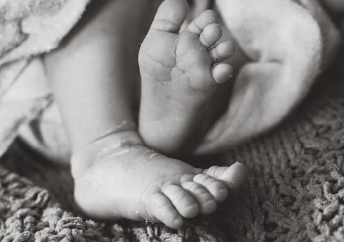 Bebé de un año murió al caer en un balde con agua en Coro