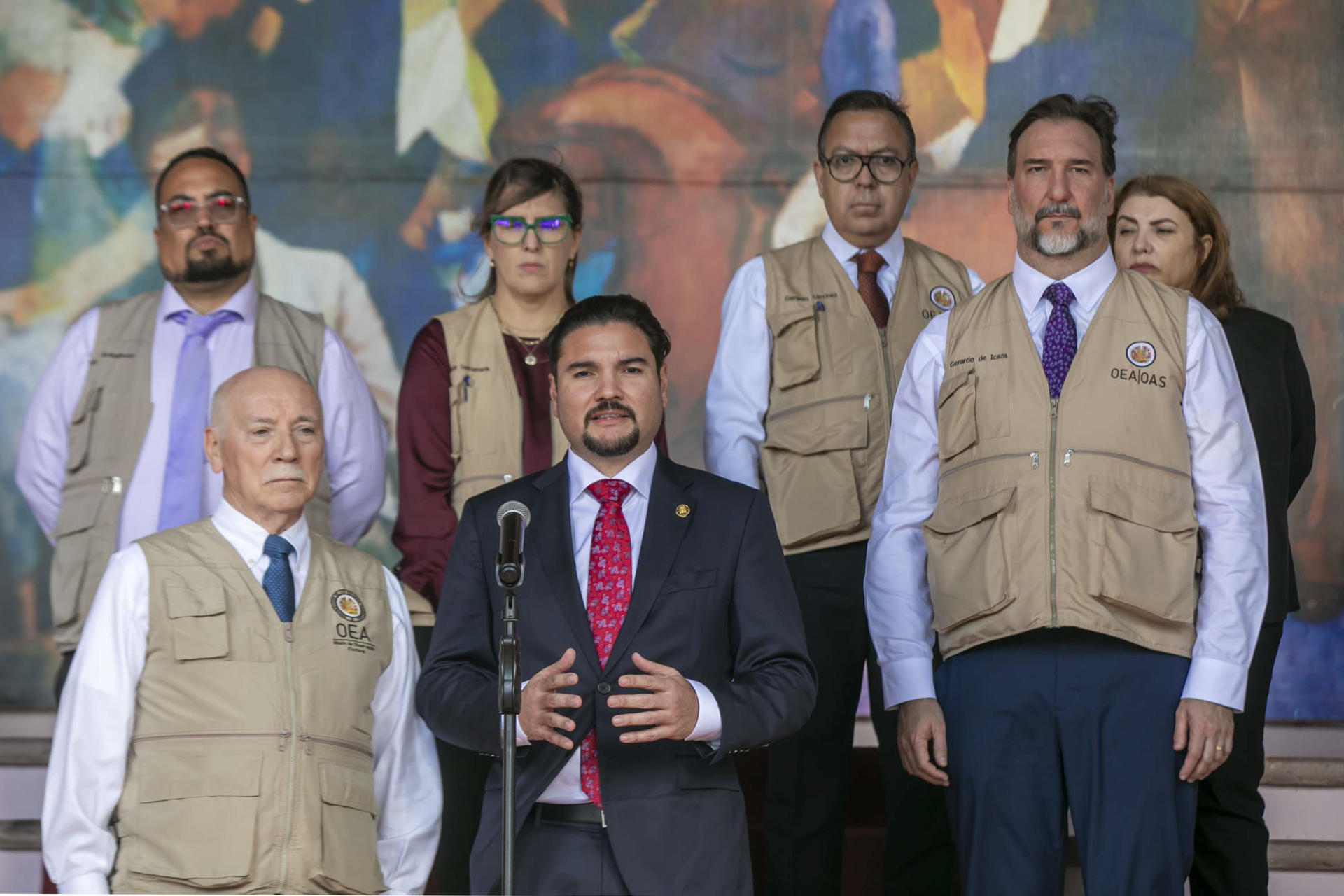 Jefe de la misión de la OEA auguró "paz y tranquilidad" en elecciones de Honduras del #30Nov