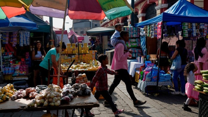 Financial Times: La pésima situación económica de Venezuela aumenta la presión sobre Nicolás Maduro