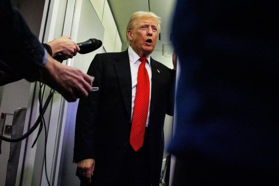 Trump dijo que siente lástima por la familia real tras el escándalo del expríncipe Andrés