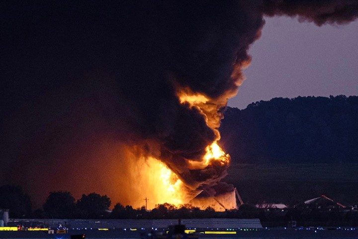 "Es imposible explicar la devastación": nuevas imágenes del trágico choque de avión de UPS en Kentucky