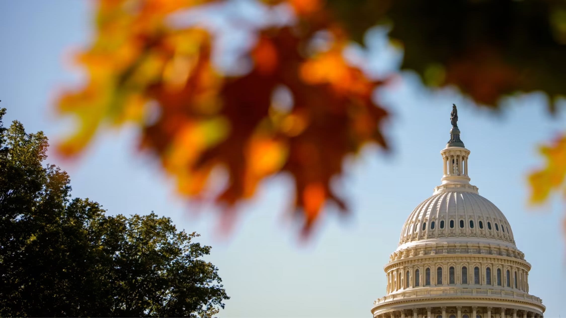 Senado se reúne para continuar conversaciones e intentar poner fin al cierre del Gobierno en EEUU