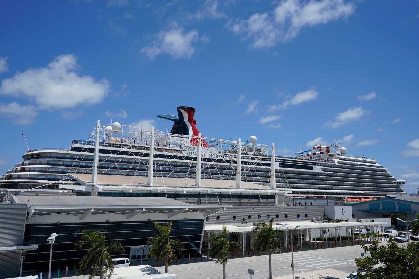 El FBI investiga la misteriosa muerte de una estudiante de Florida en un crucero de Carnival