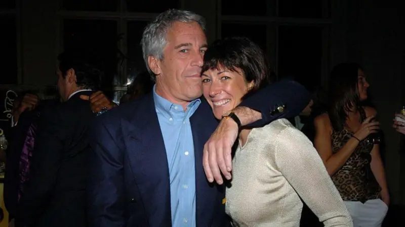 Ghislaine Maxwell, expareja de Jeffrey Epstein, solicitará a Donald Trump reducir su condena