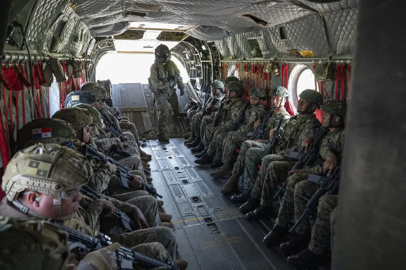 Tropas de EEUU y Panamá realizan ejercicios tácticos en esta selva caribeña