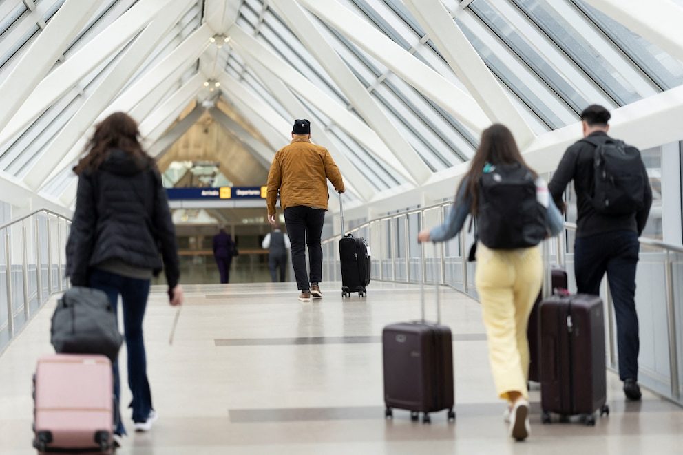 Los requisitos que deben cumplir los residentes con green card al viajar fuera de EEUU