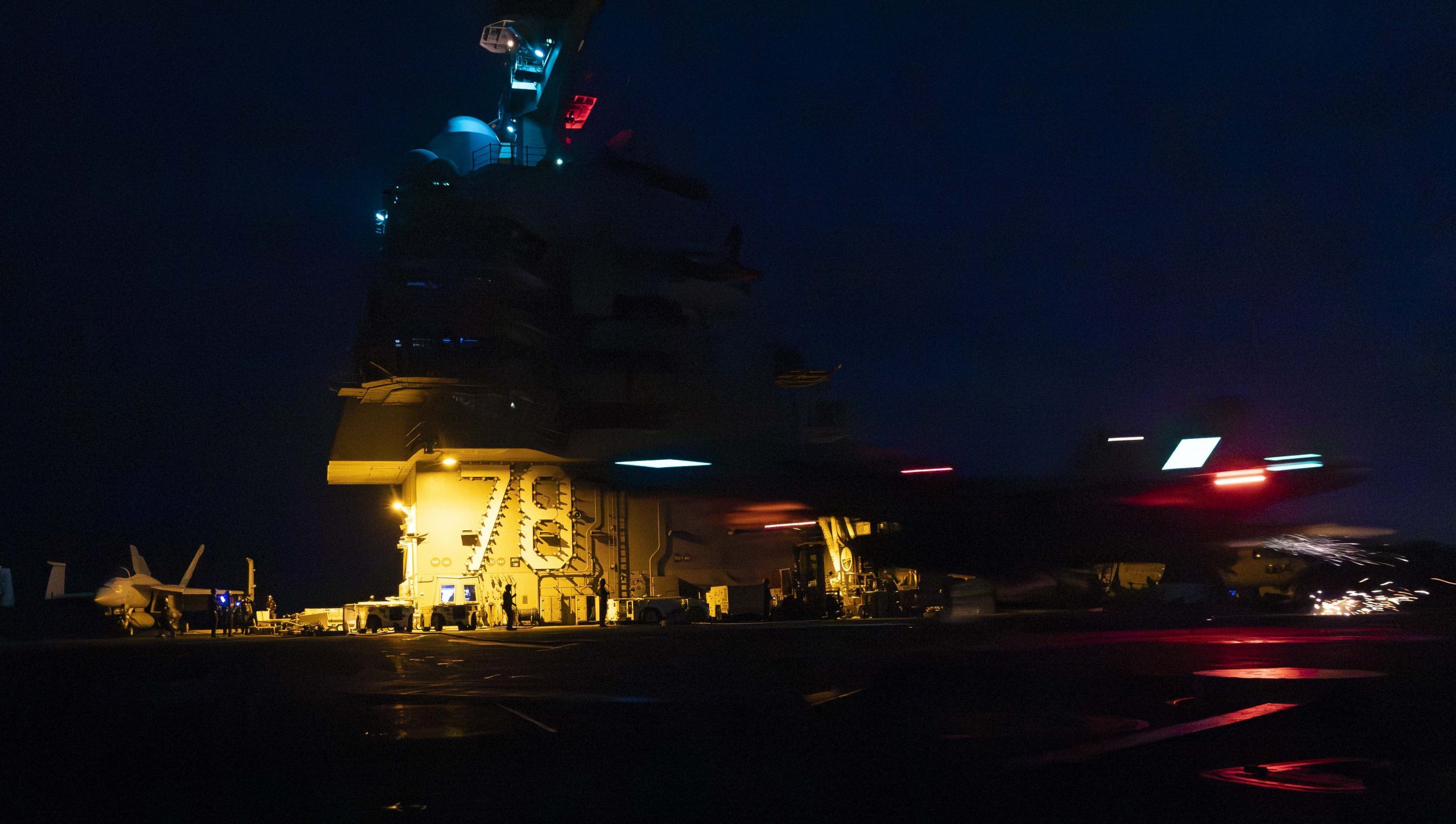 Trump evalúa opciones militares para intervenir en Venezuela, según fuentes de la Casa Blanca