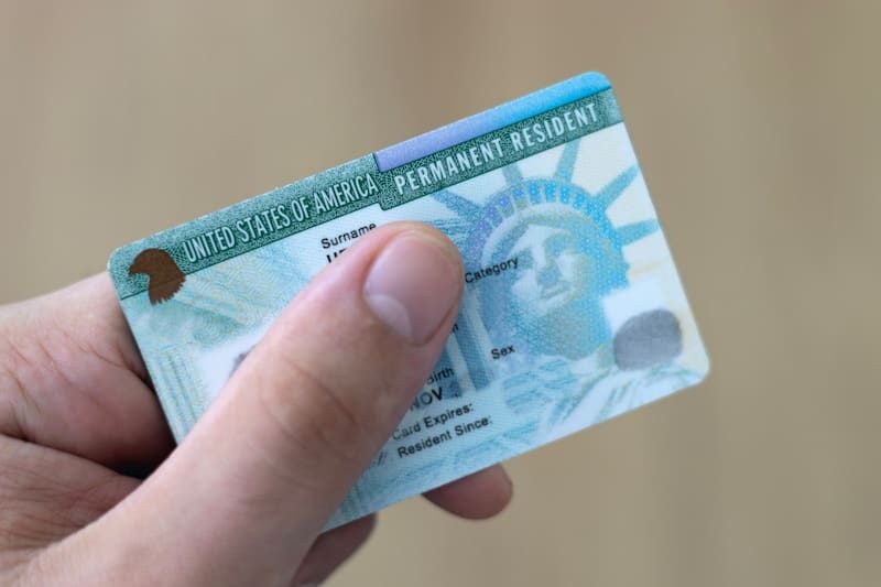 EEUU prohibirá la green card de todos los inmigrantes que cometan este error sin darse cuenta