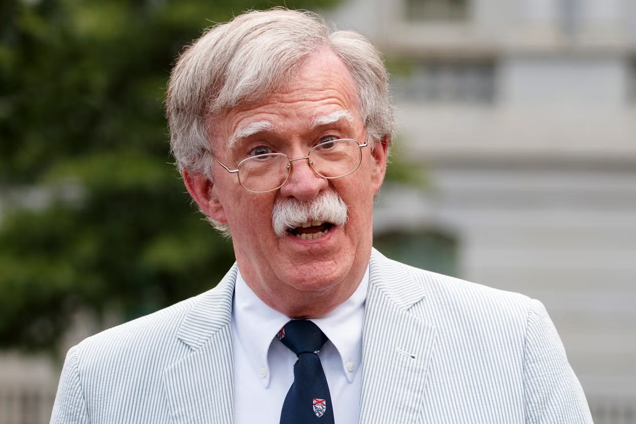 John Bolton: Donald Trump "puso la pistola sobre la mesa" con Nicolás Maduro